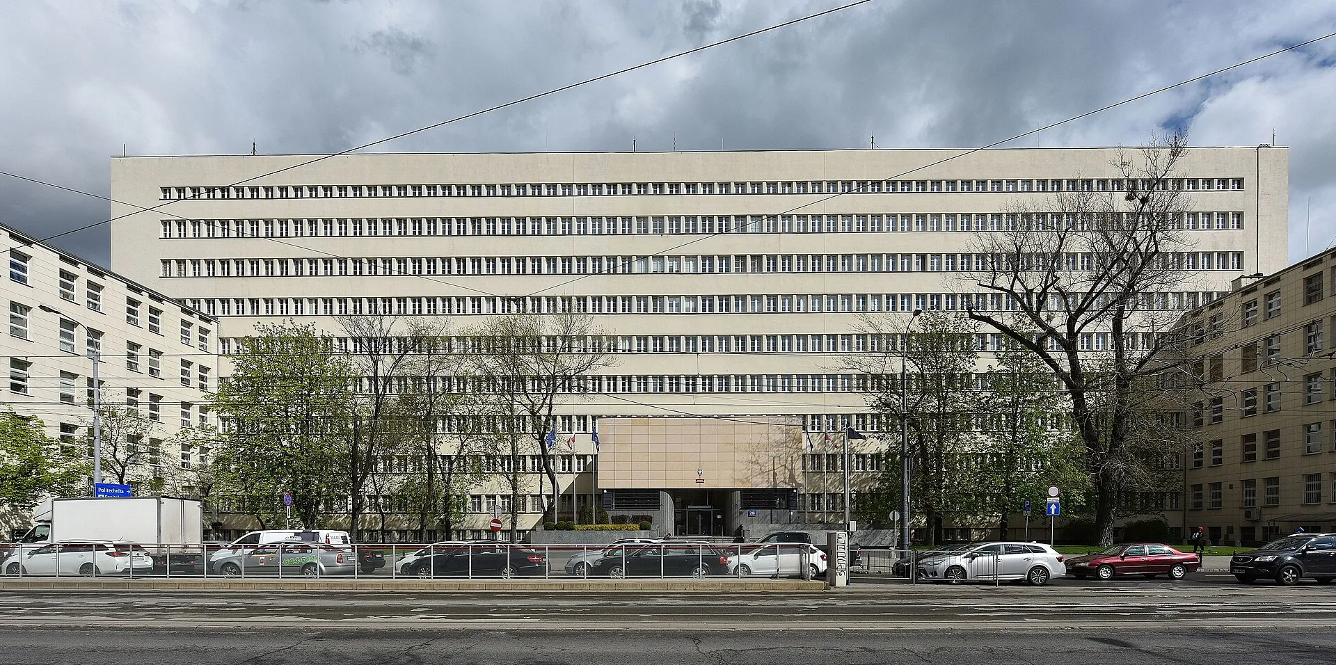 Gmach Ministerstwa Obrony Narodowej przy alei Niepodległości w Warszawie, 2017