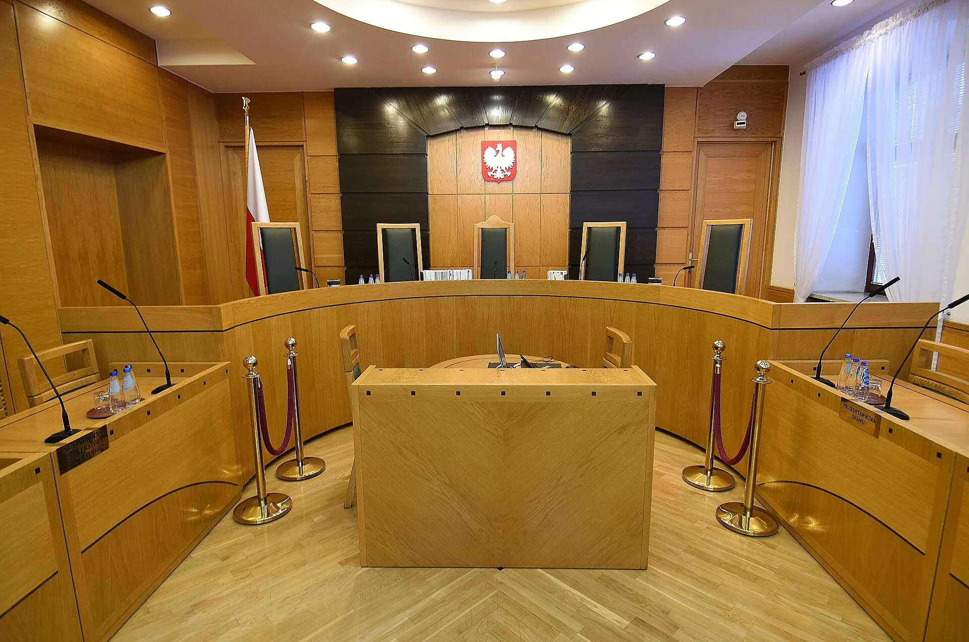 Mała sala rozpraw Trybunału Konstytucyjnego w 2016 roku