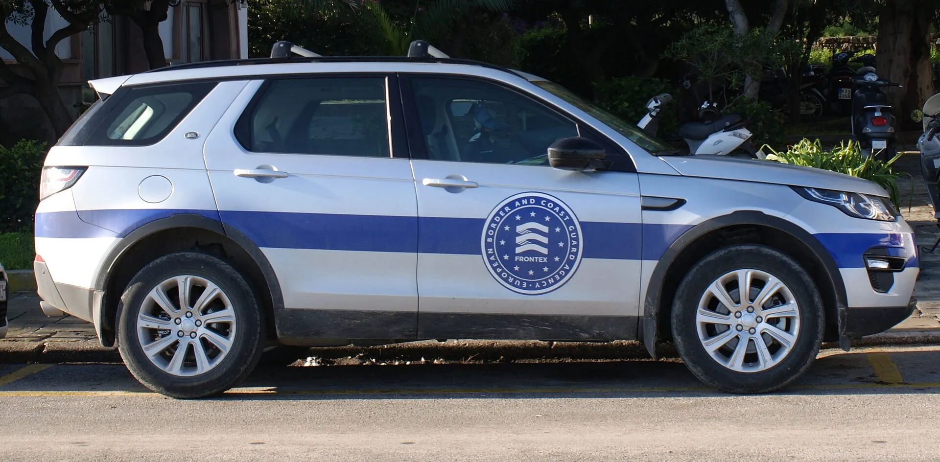 Samochód Frontex w mieście Kos na greckiej wyspie Kos w 2019 roku