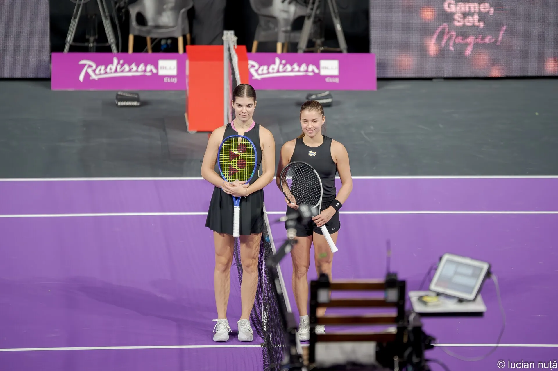 Maja Chwalińska i Ilinca Amariei przed meczem kwalifikacyjnym w 2025 roku